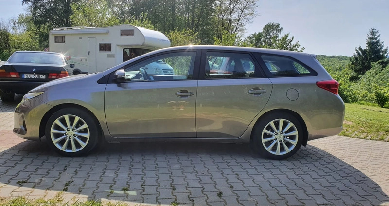 Toyota Auris cena 43700 przebieg: 95000, rok produkcji 2013 z Dębica małe 46